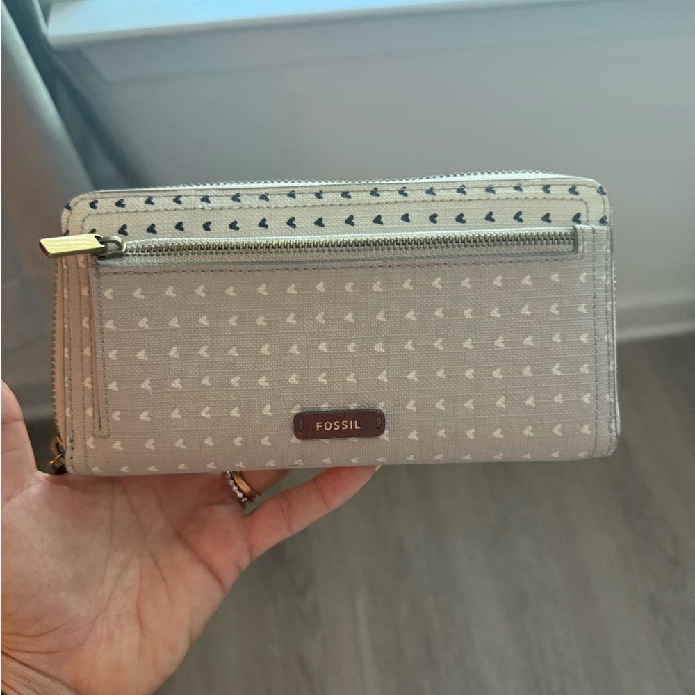 Fossil Gray Wallet Elegant Design